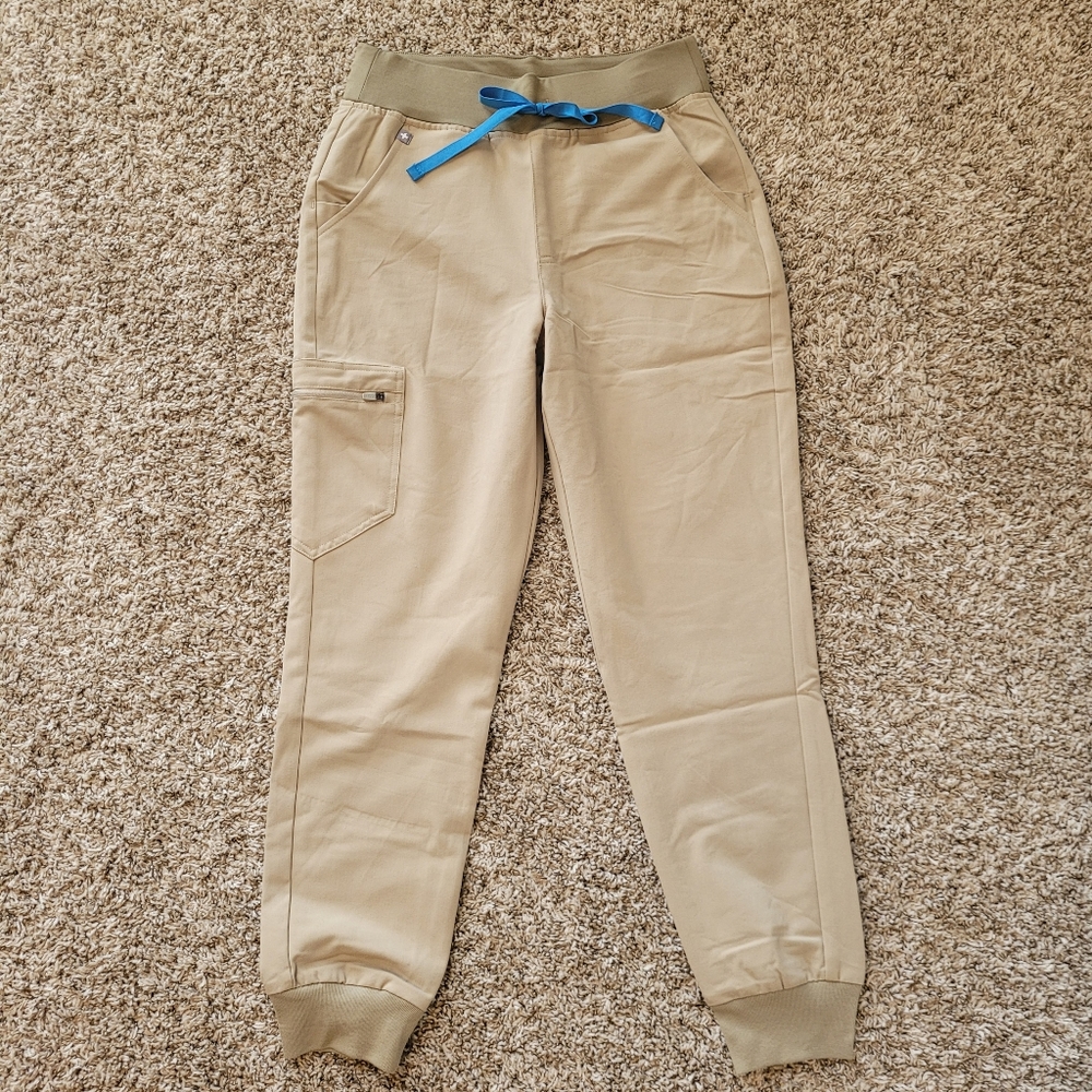 Figs High Waisted Zamora scrub pants in Small Petite